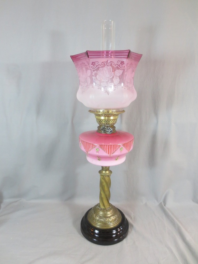 ANTIQUE VICTORIAN CRANBERRY GLASS & BRASS OIL LAMP ORIGINAL ETCHED TULIP SHADE