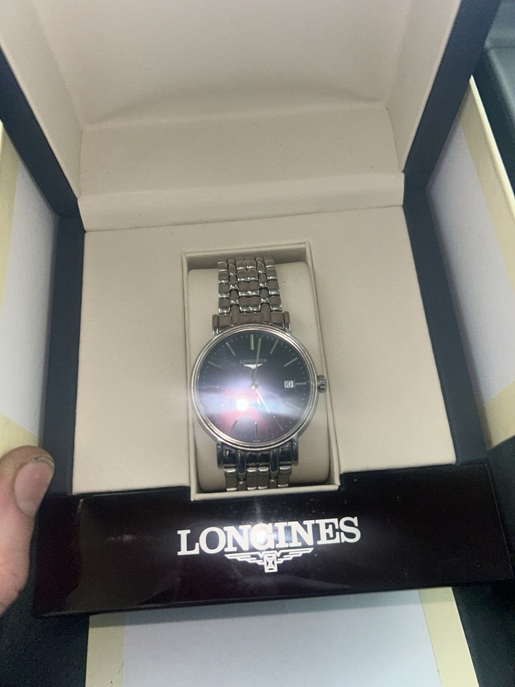Longines Watch Barely Worn Serial 47769944 Great Condition