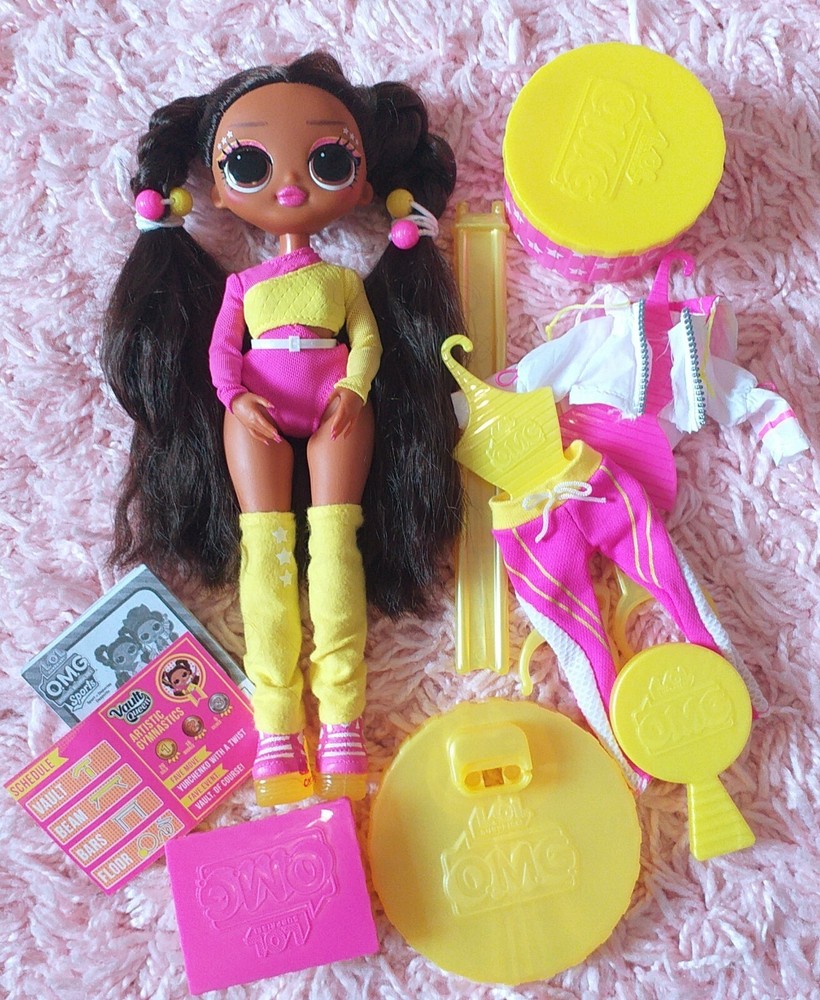 LOL Suprise O.M.G. Sports Vault Queen Doll Play Set