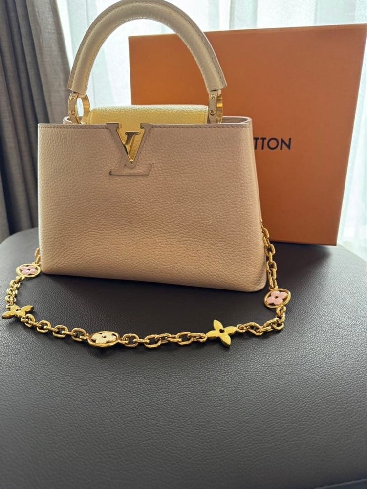 [Super Beautiful Item] [Limited Item] Louis Vuitton Capucines Handbag
