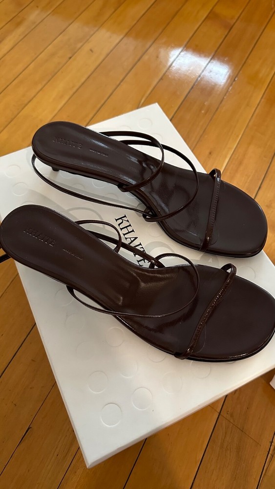 Pre-Owned! Size 38, US 8 Khaite loop kitten heel sandals