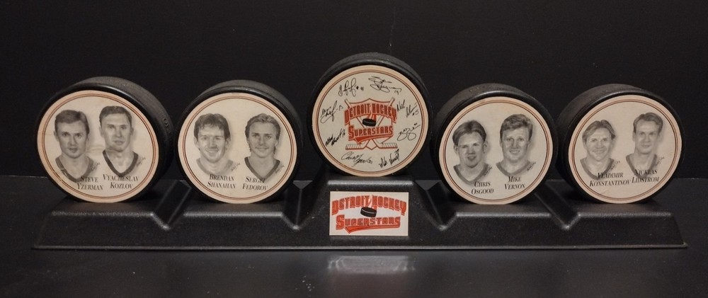 1996 Detroit Red Wings Superstars 5 Pucks & Display Stand by BK.