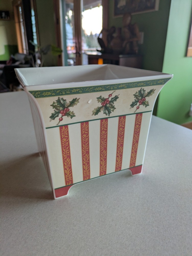 Villeroy & Boch Festive Memories Cachepot Planter Vase Large Holly