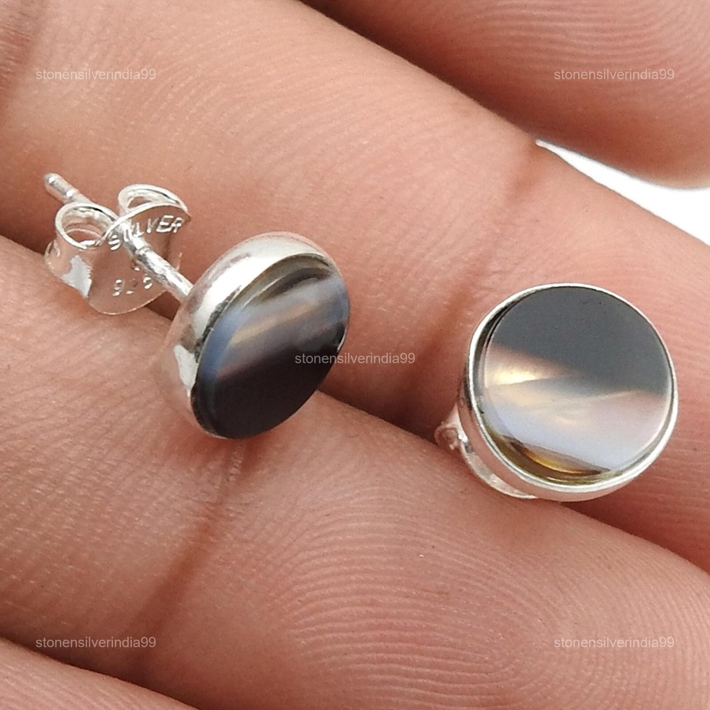 Cyber Monday striped onyx stud earrings in solid silver jewelry  -image