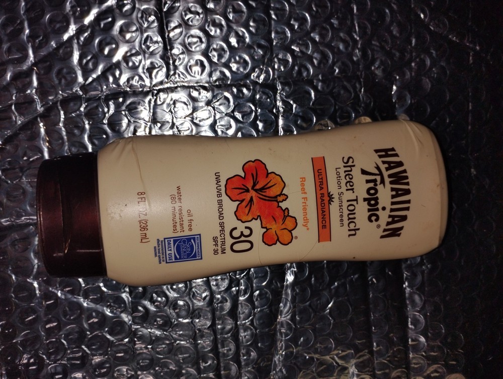 Hawaiian Tropic 8floz Sheer Touch Ultra Radiance Tan Lotion Sunscreen SPF 30 UVA