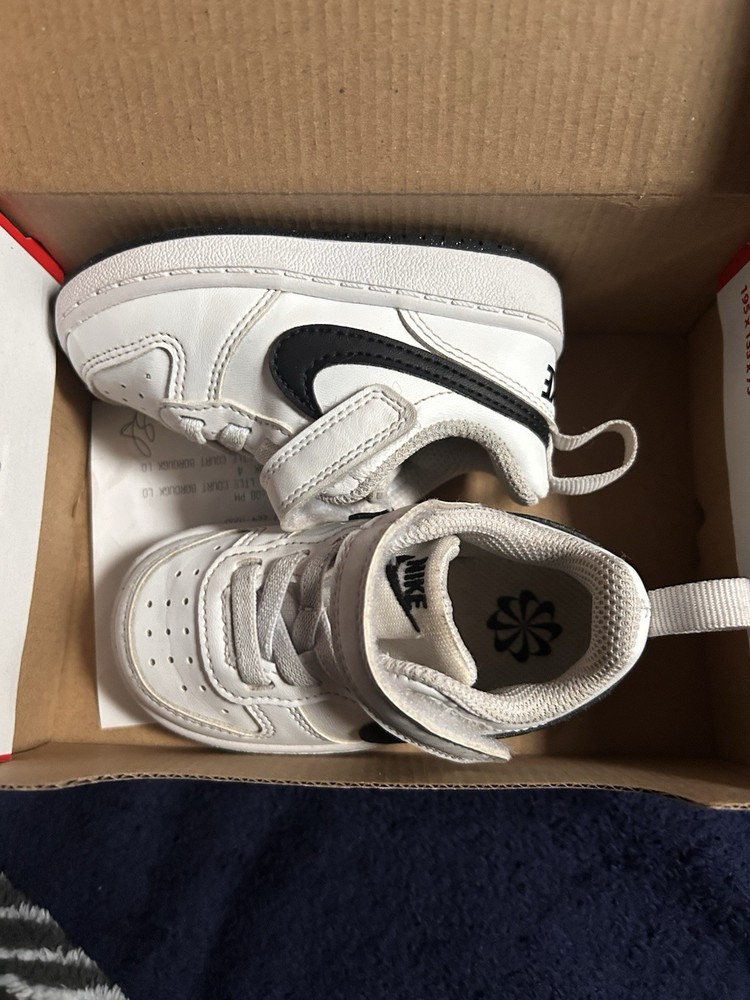 Nike Baby Leather White Black Low Top Sneakers Hook & Loop Logo