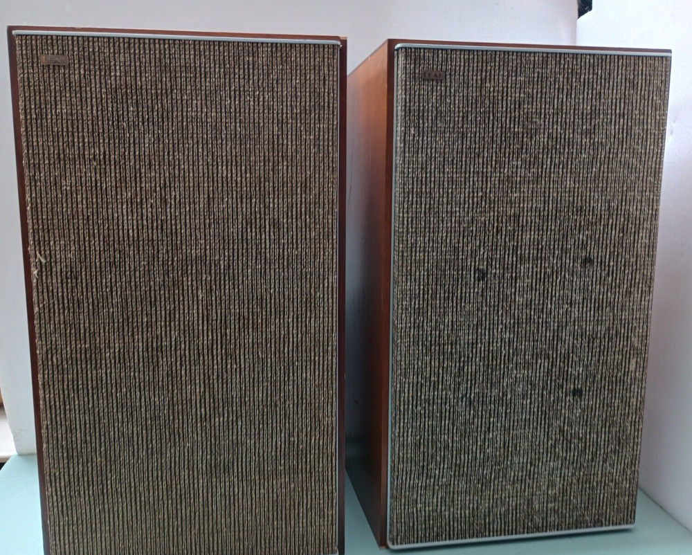 Leak Sandwich Loudspeakers 15 Ohms- Vintage- Made In England ONE Needs Work PART