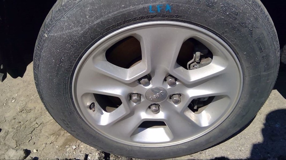 17x8 Opt WFF Wheel Fits 2014-2017 Grand Cherokee 3814697
