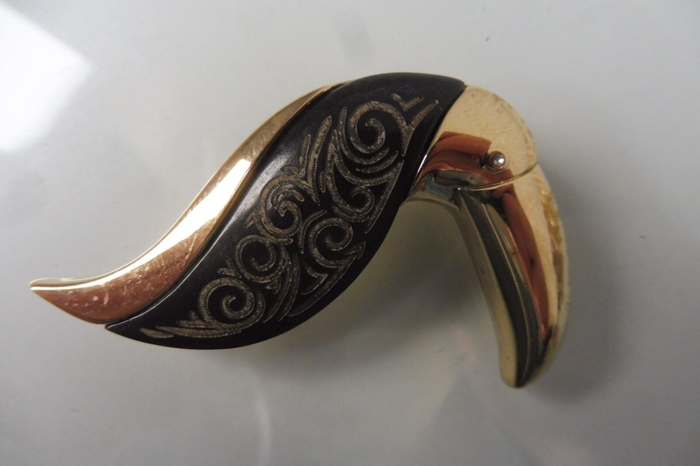 Pierre Lang Brooch, Bird: Toucan, Gilded with Onyx