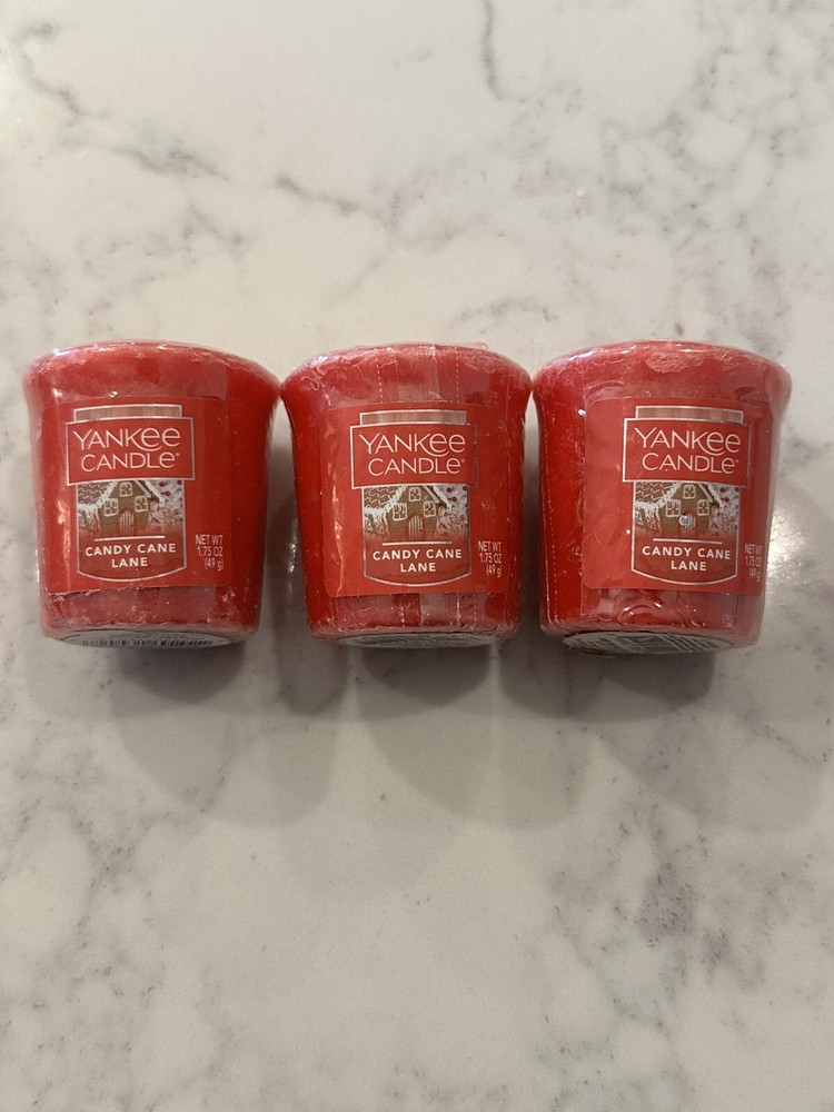 Yankee Candle Candy Cane Lane Votives 1.75oz Set Sealed Fragrant & Festive