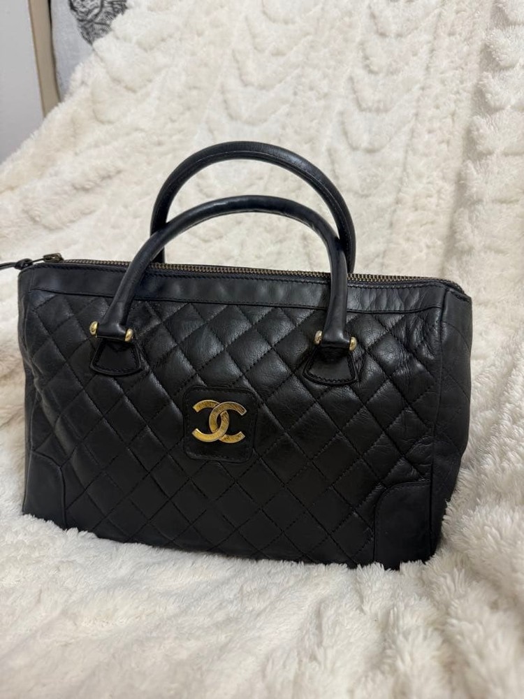 CHANEL Leather handbag 41074