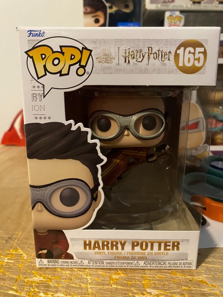 FUNKO Pop Vinyl HARRY POTTER on QUIDITCH BROOM Figure C9+