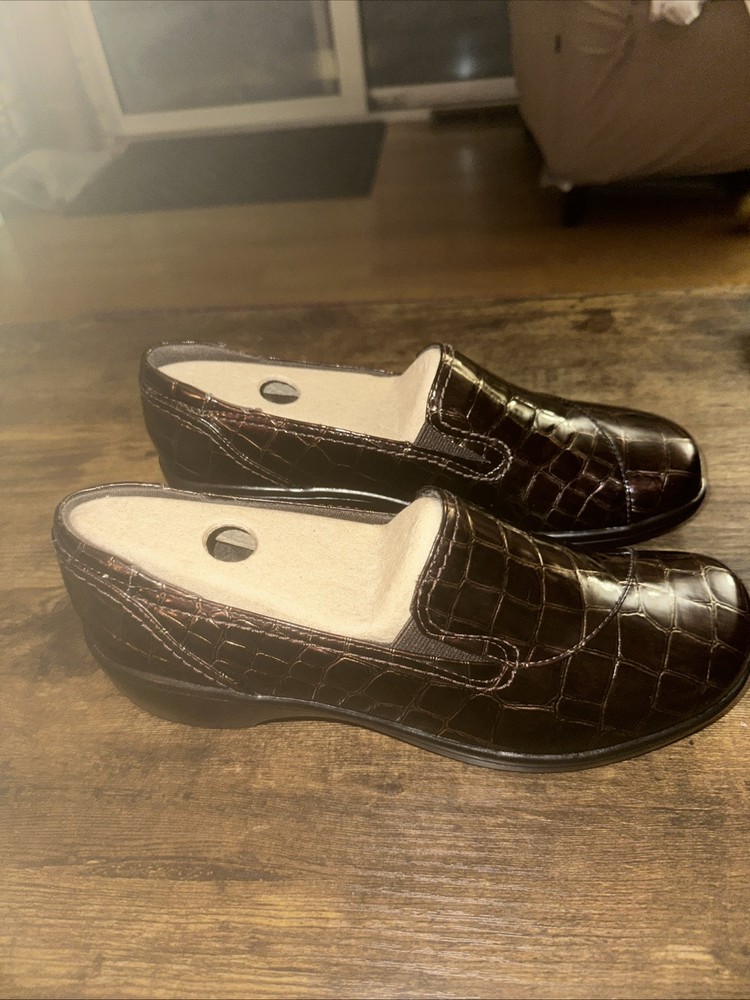 Clarks Bendables Womens Size 9 Brown Faux Croc Patent Leather Loafers 62991 VGC