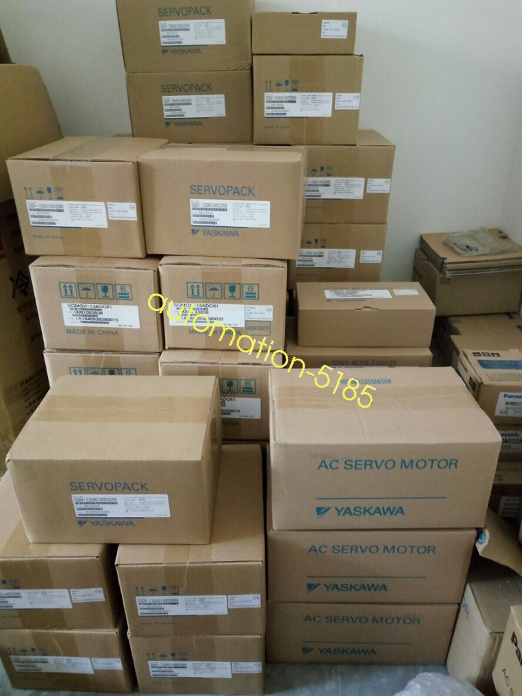 1PCS NEW IN BOX servo motor SGMAS-01ACA61-Y2 New fedex or DHL #A6-37