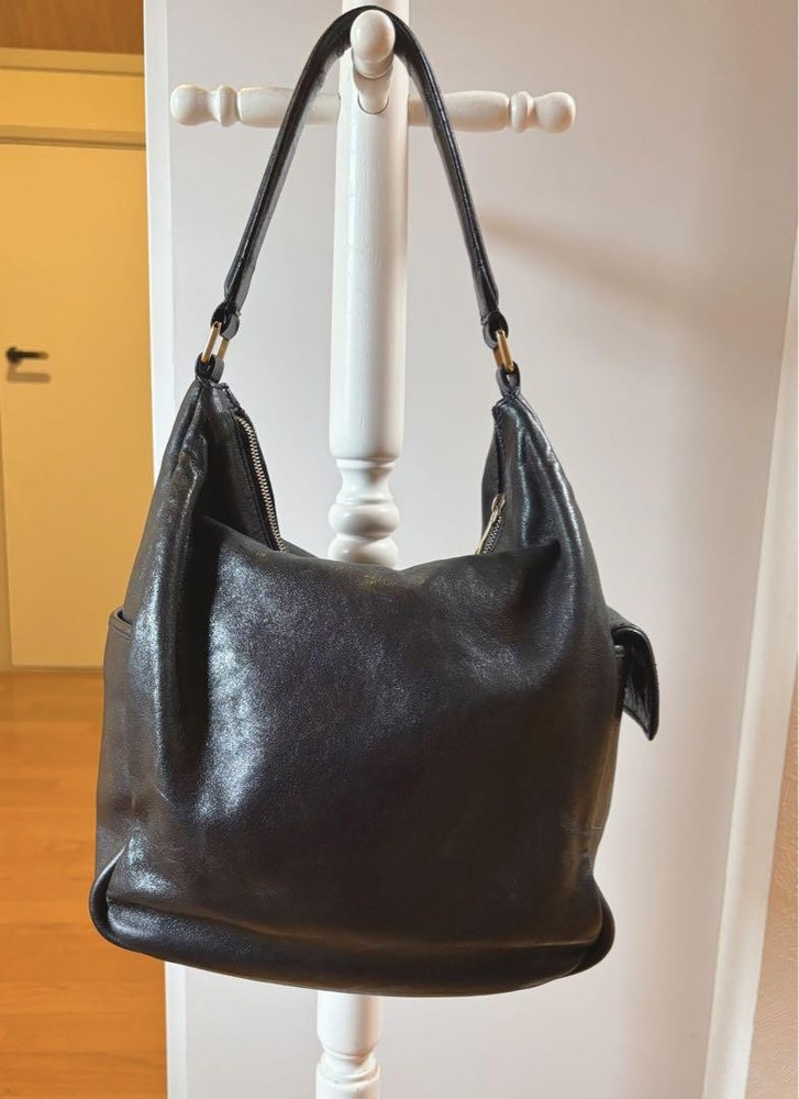 Yves Saint Laurent YSL Authentic Black Leather Shoulder Bag F06221970