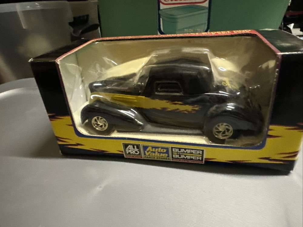 SpecCast 1937 Chevrolet Cabriolet Street Rod Diecast Metal Coin Bank Hot Rod