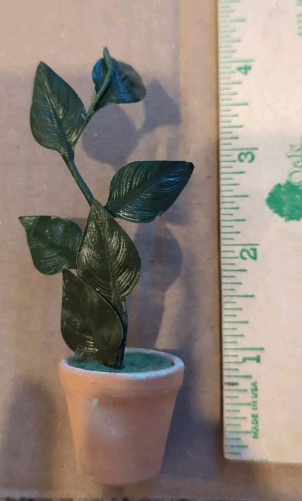Dollhouse Miniature Plastic Plant In Ceramic Pot