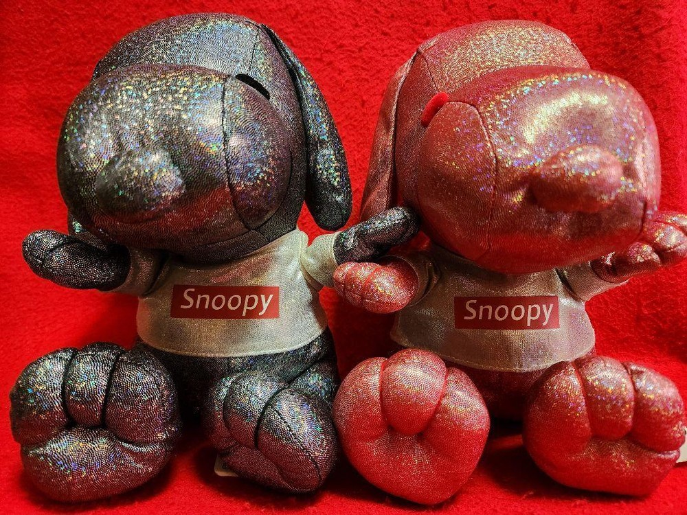 Snoopy Plush Toy Lot of 2 Hologram Tagged Color Red Gray Character Goods