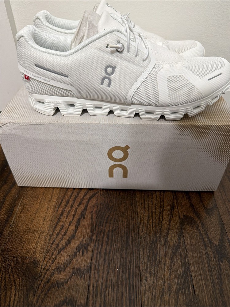 Oncloud Women All White Size 9.5