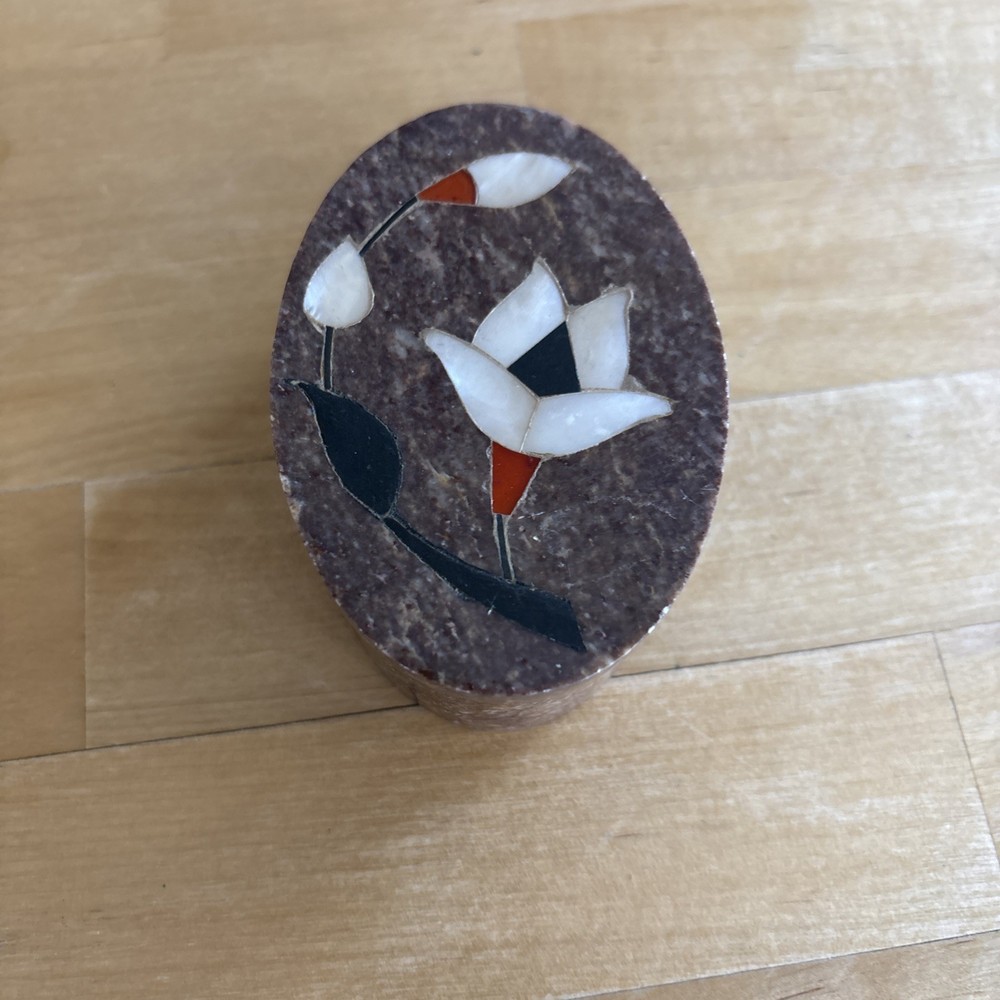 Vintage Hand Carved Soapstone Trinket Jewelry Box Mother Of Pearl Inlay with Lid