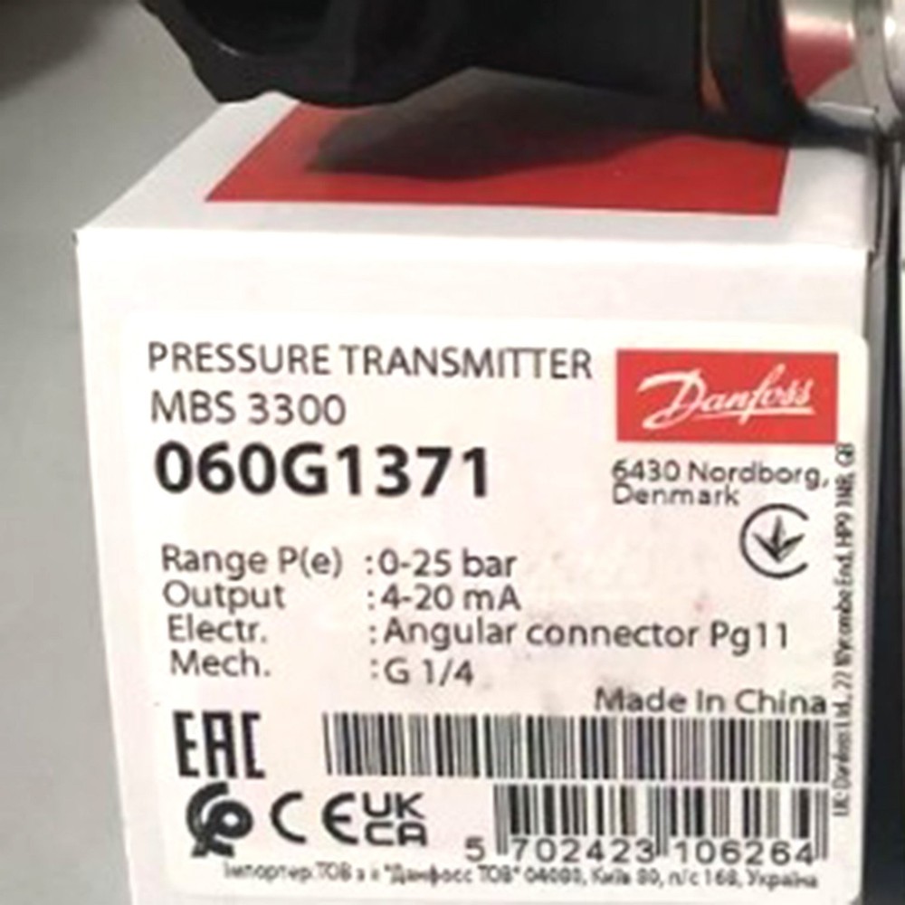 One New pressure transmitter For Danfoss MBS 3300 060G1371 Free Shipping