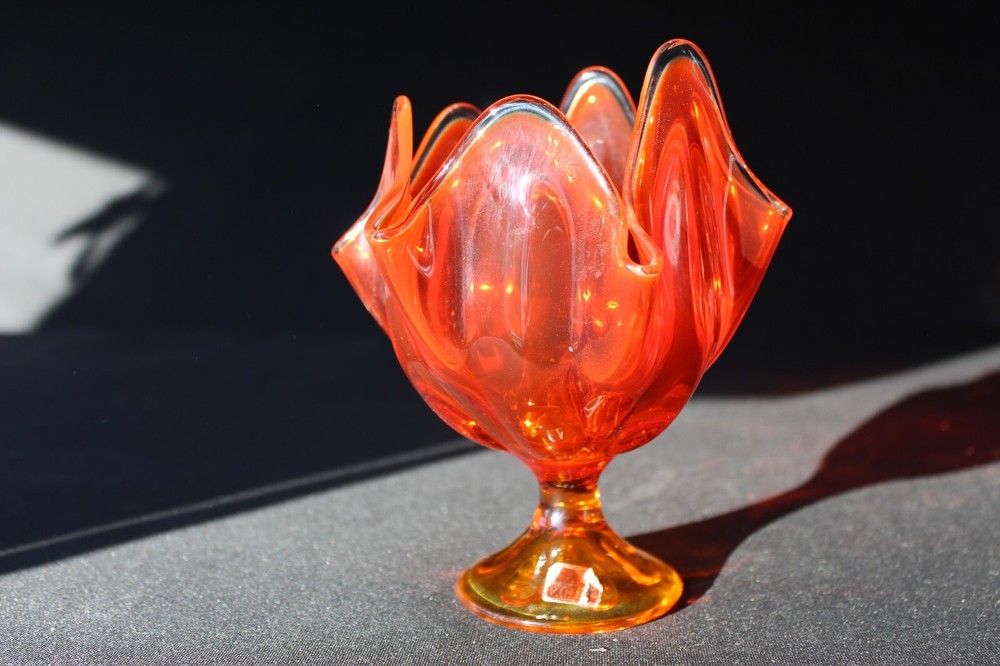 Viking Epic Amberina Swung Glass Handkerchief Vase-6 Petal Pedestal 7.5