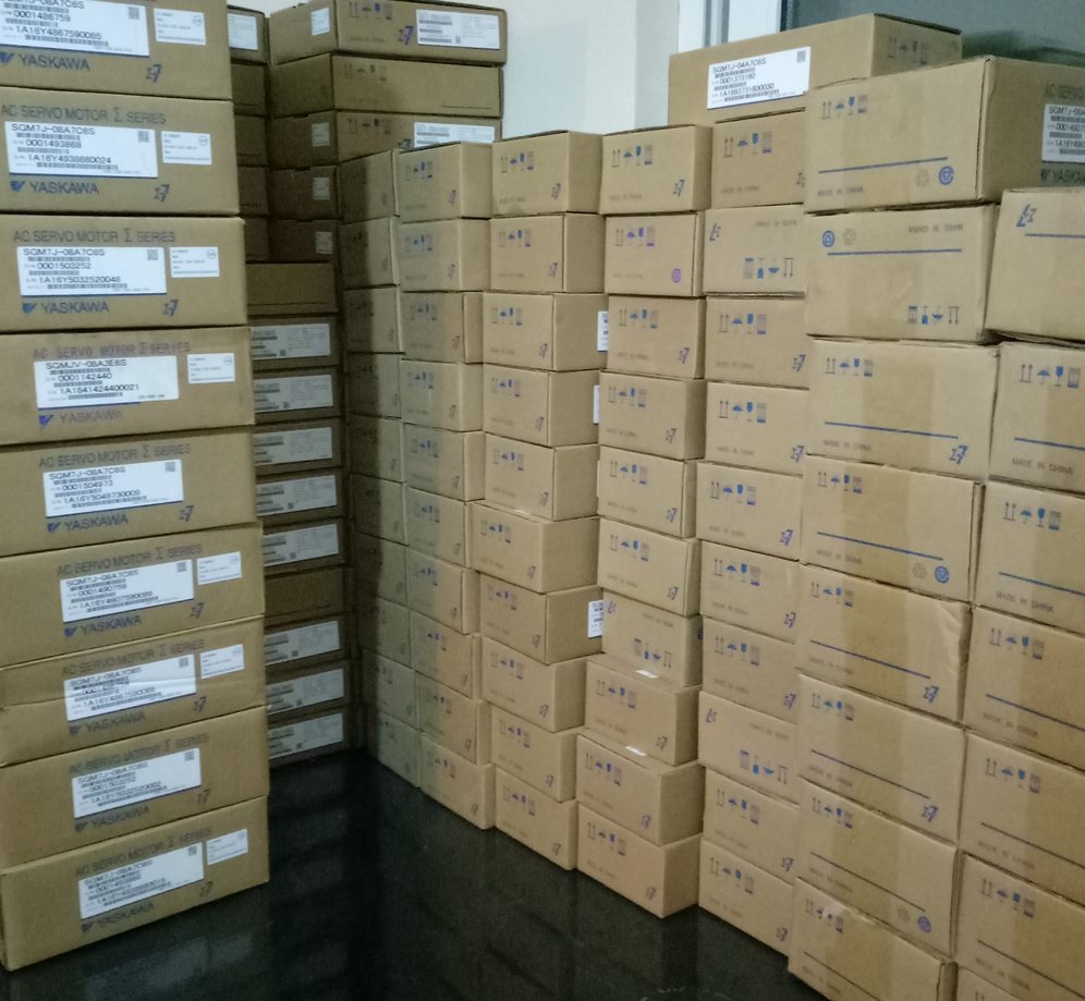 fast ship plc yaskawa servo motor SGMGH-13DCA6C new