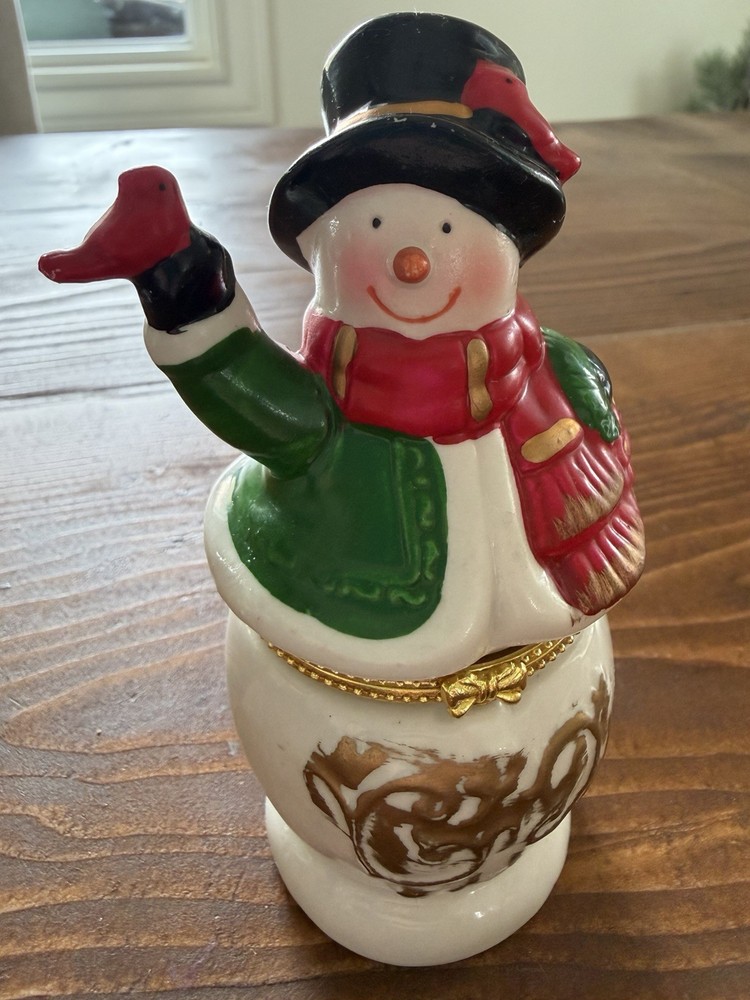 Vintage 4.5” Greenbrier Porcelain Snowman Hinged Trinket Box Gold Trim Cardinals