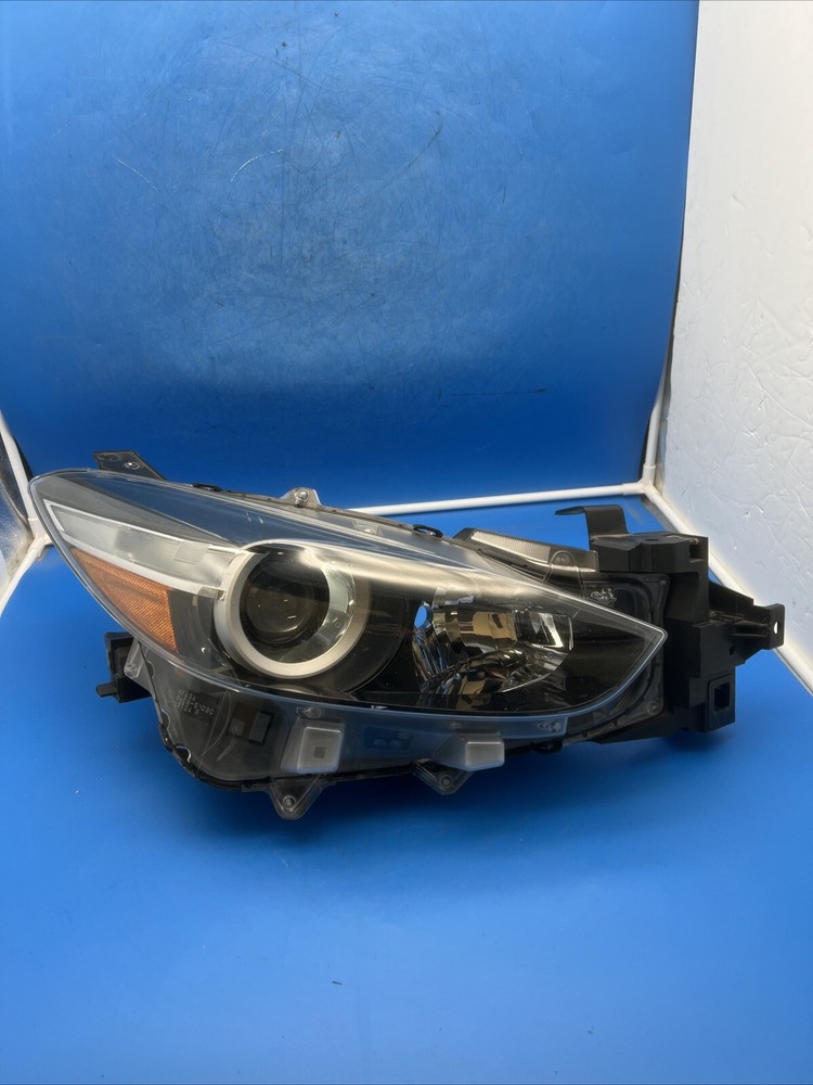 2017-2018 Mazda 3 Right Passenger Halogen Headlight OEM BACS-51030 OU