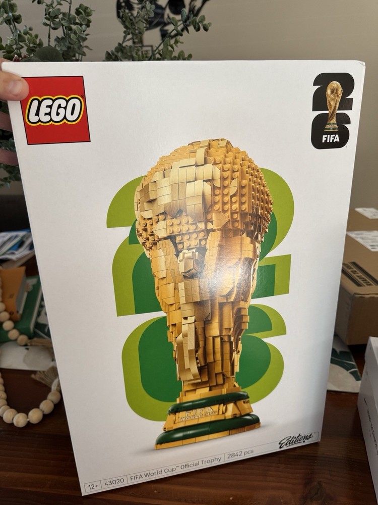 NEW SEALED LEGO® Editions FIFA World Cup™ Official Trophy 43020