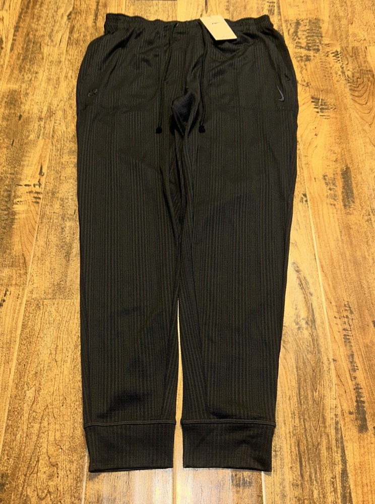 Nike Yoga Dri-FIT Black Joggers Lightweight Pants Mens Medium FB7782-010 NEW NWT
