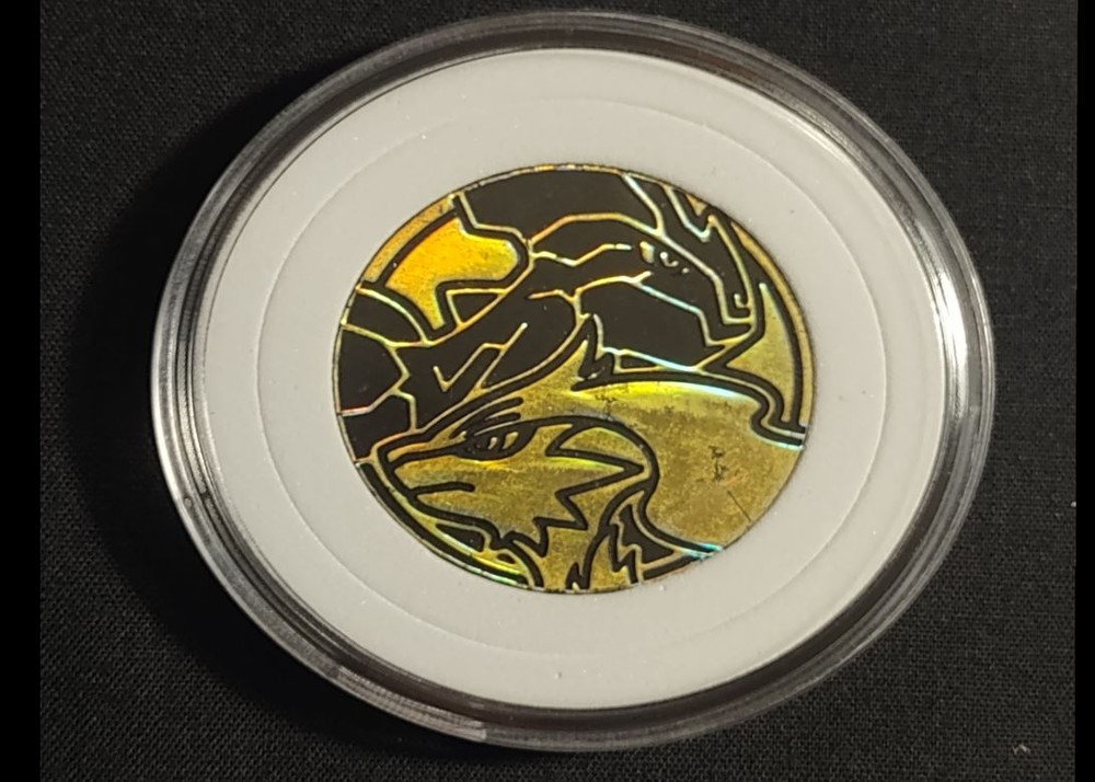 2013 Pokemon TCG Promo Reshiram Gold Foil Coin English Encased