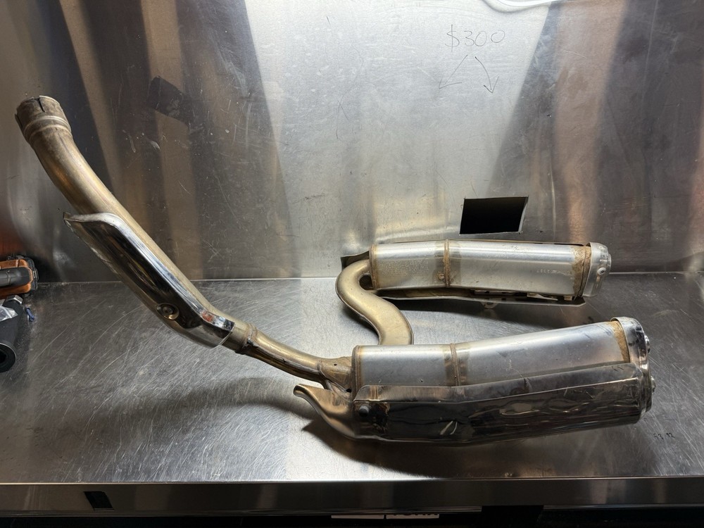 Honda VFR800 VFR 800 Exhaust Muffler Silencer Header OEM genuine