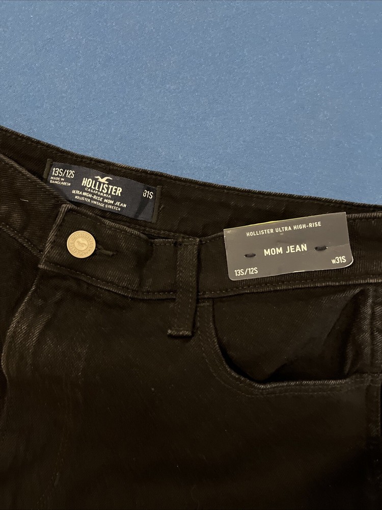 Hollister Ultra Hi-Rise Mom Jean Size 13S / 12S Black Frayed / Cropped W31S NWT