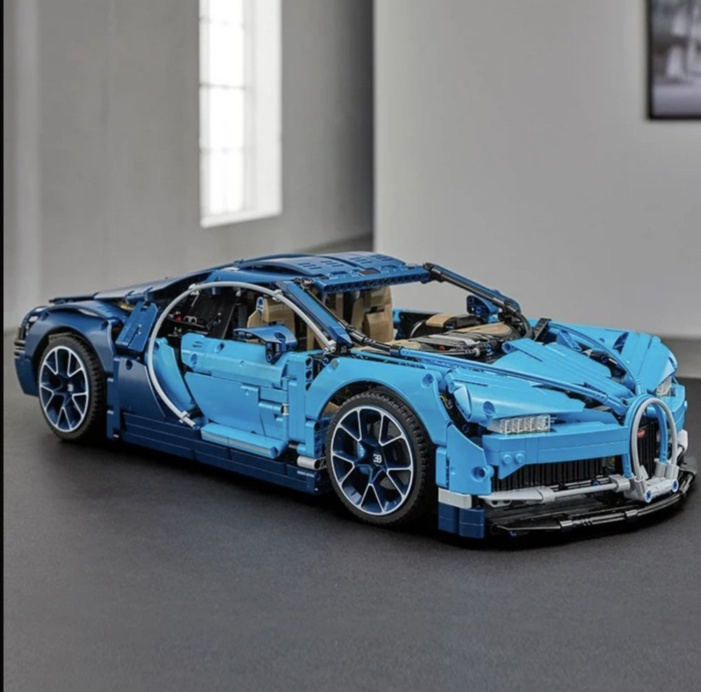 LEGO Technic Bugatti Chiron Set 42083