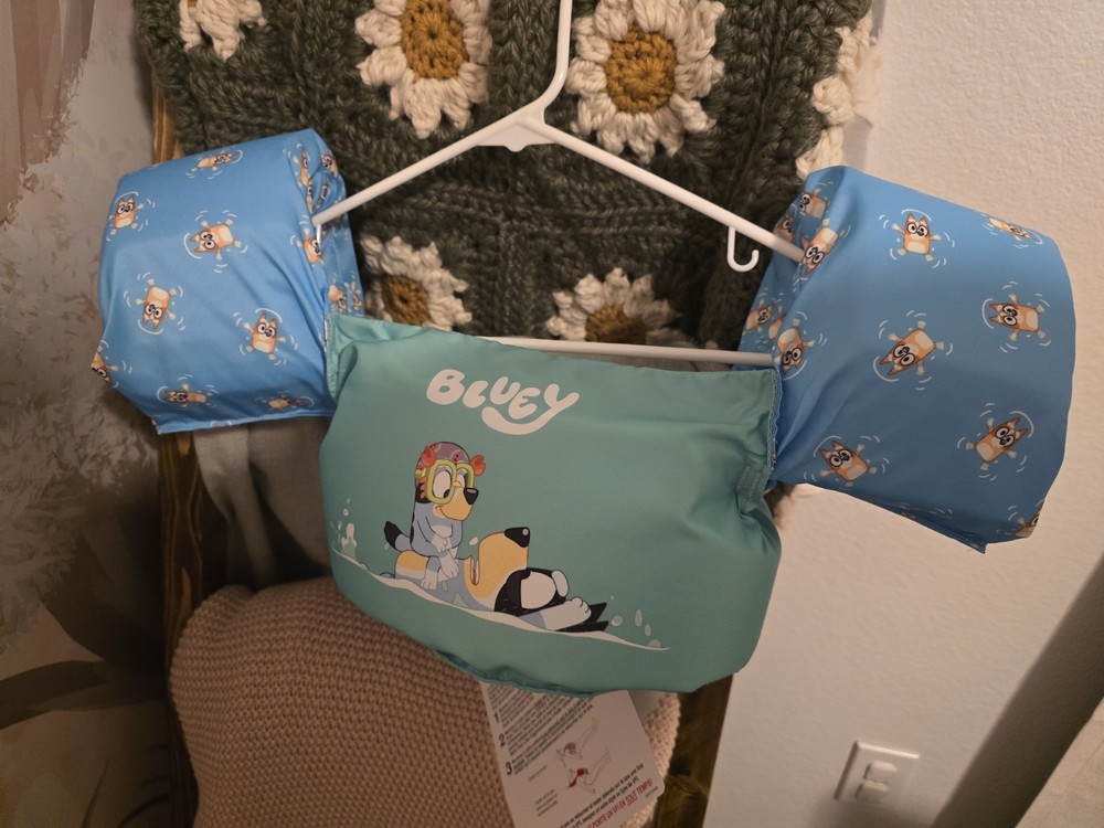 Bluey Toddler Swim Life Jacket for 33-55 LBS Kids