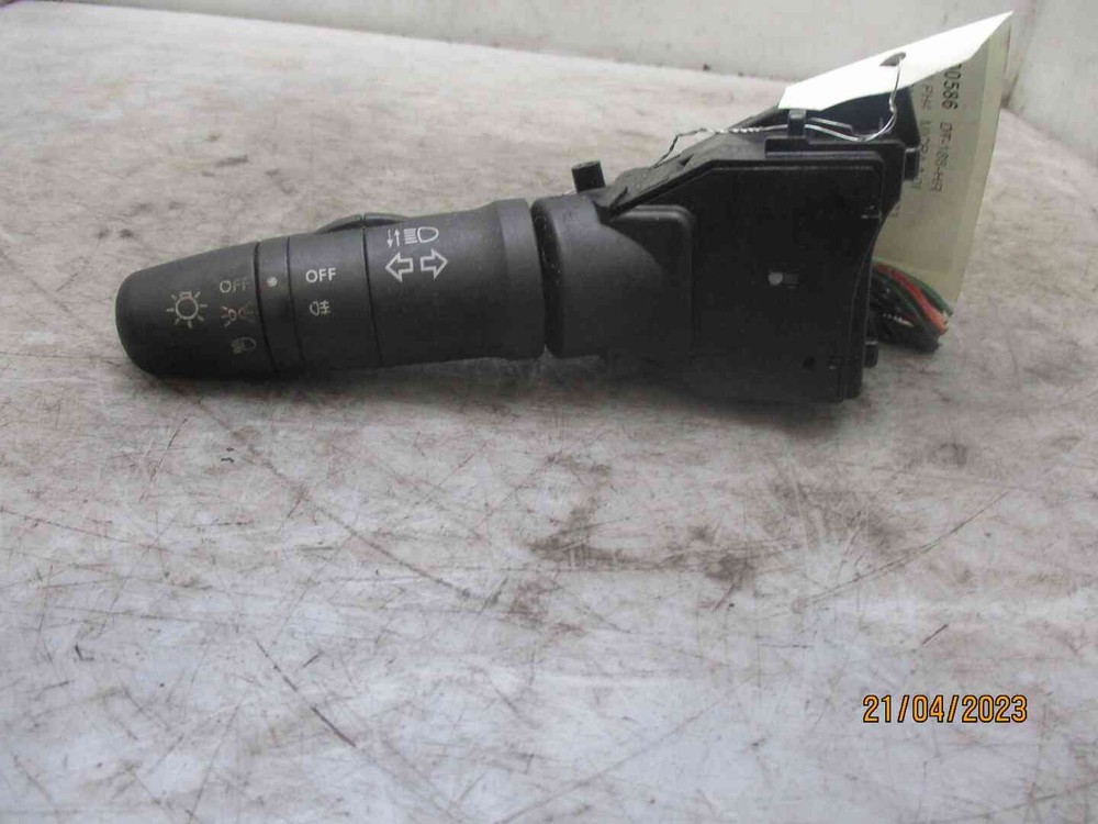 Convenient turn signal Nissan MICRA II 255400F100