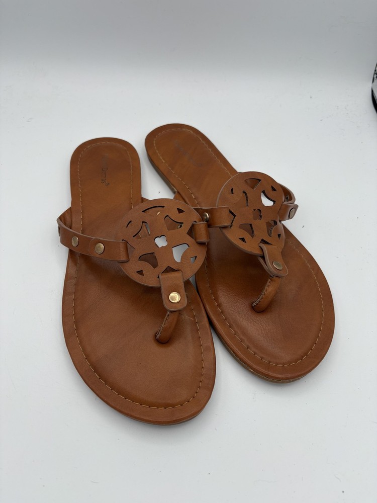 Pierre Dumas Shoes Womens Size 10M Brown Thong Sandals Medallion Studded