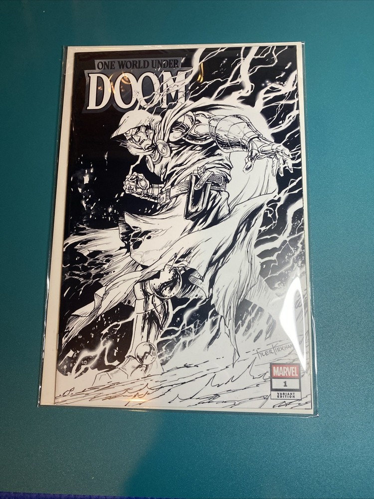 NYCC 2025 WHATNOT YEAR IN MARVEL 25 ONE WORLD UNDER DOOM #1 B/W LTD 100
