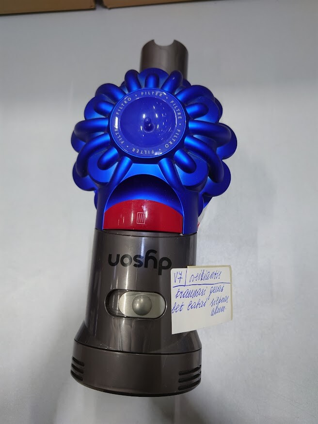 Dyson V7 Cordless Vacuum Used Weak Battery No Accessories