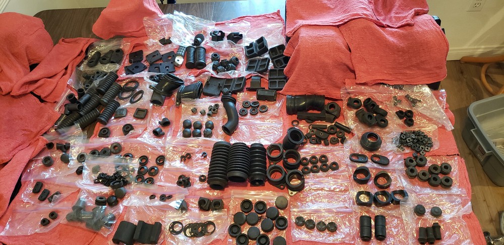 OEM NOS PARTS LOT RUBBER BUSHING MOUNT CUSHION DAMPER INTAKE SUZUKI KAWASAKI HON