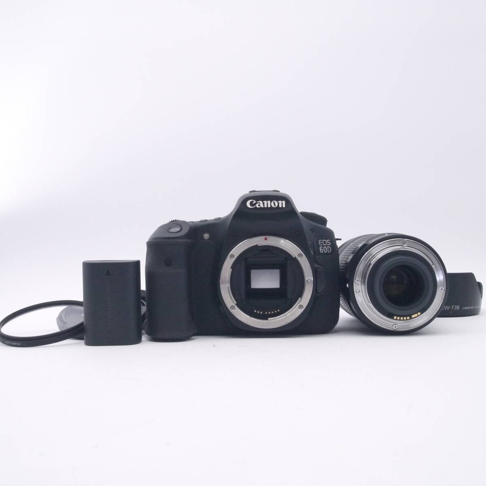 Canon EOS 60D with EF-S 18-135mm IS Lens Kit Pre-Owned