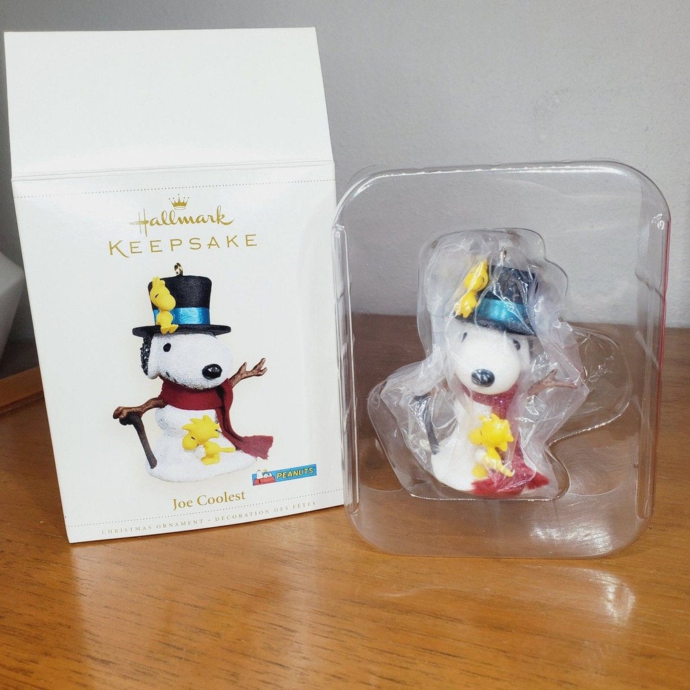 Hallmark Peanuts Joe Cool Snoopy Snowman Keepsake Tree Ornament 2006