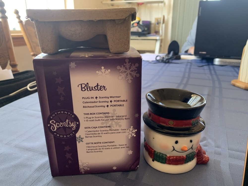 Scentsy Holiday Collection Bluster Full Size Wax Warmer Snowman 2010 Retired