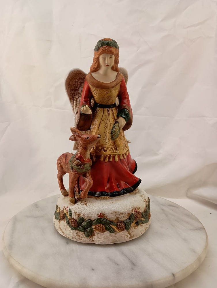 House of Lloyd Christmas Around the World Woodland Angel Musix Box