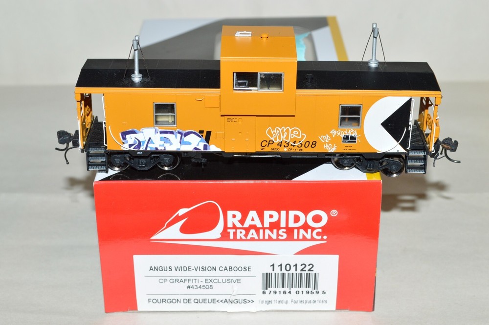 HO scale Rapido Canadian Pacific Ry Angus wide vision caboose car train GRAFFITI
