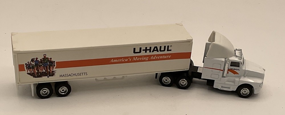 Maisto Diecast Highway Hauler Massachusetts UHAUL TRACTOR TRAILER Trucker