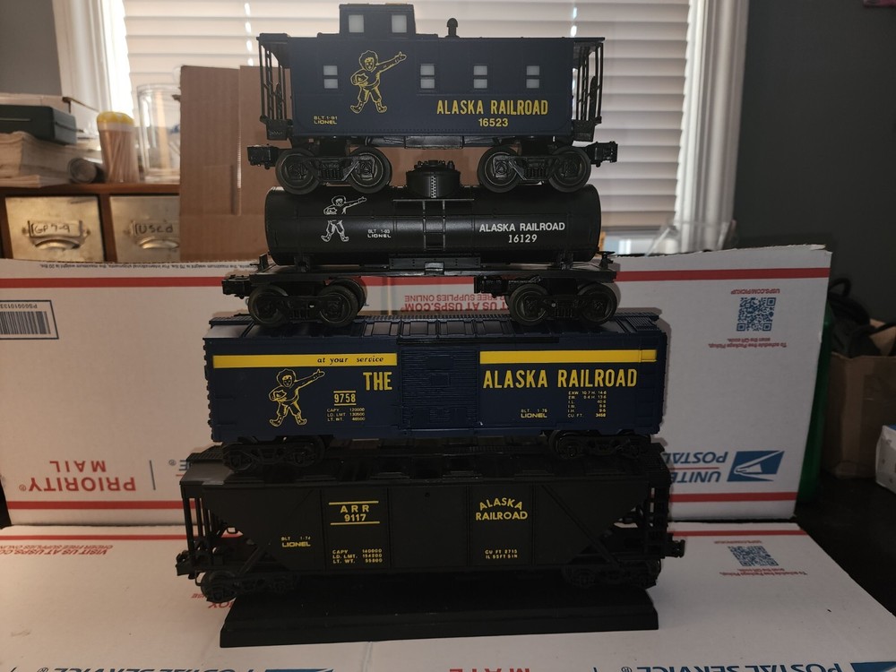 Lionel Lot Of 4 Alaska Railroad Freight Cars 0 &0/27 Gauge Hopper Caboose Boxcar
