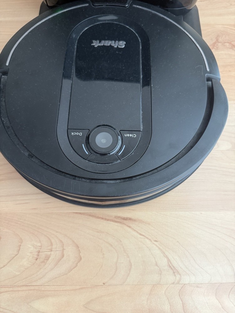Shark RV1001AE IQ App-Controlled Self Emptying Robot Vacuum
