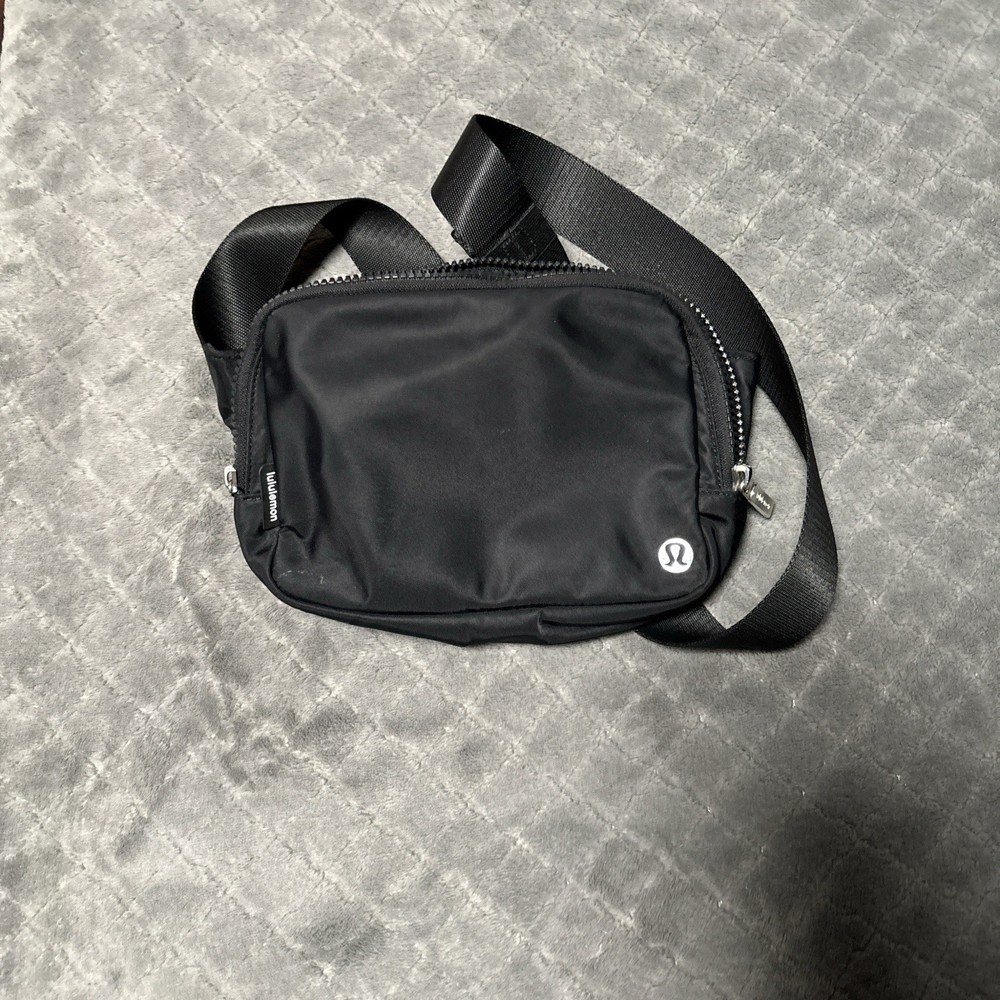 Lululemon Everywhere Women's Belt Bag - Black (142500085)